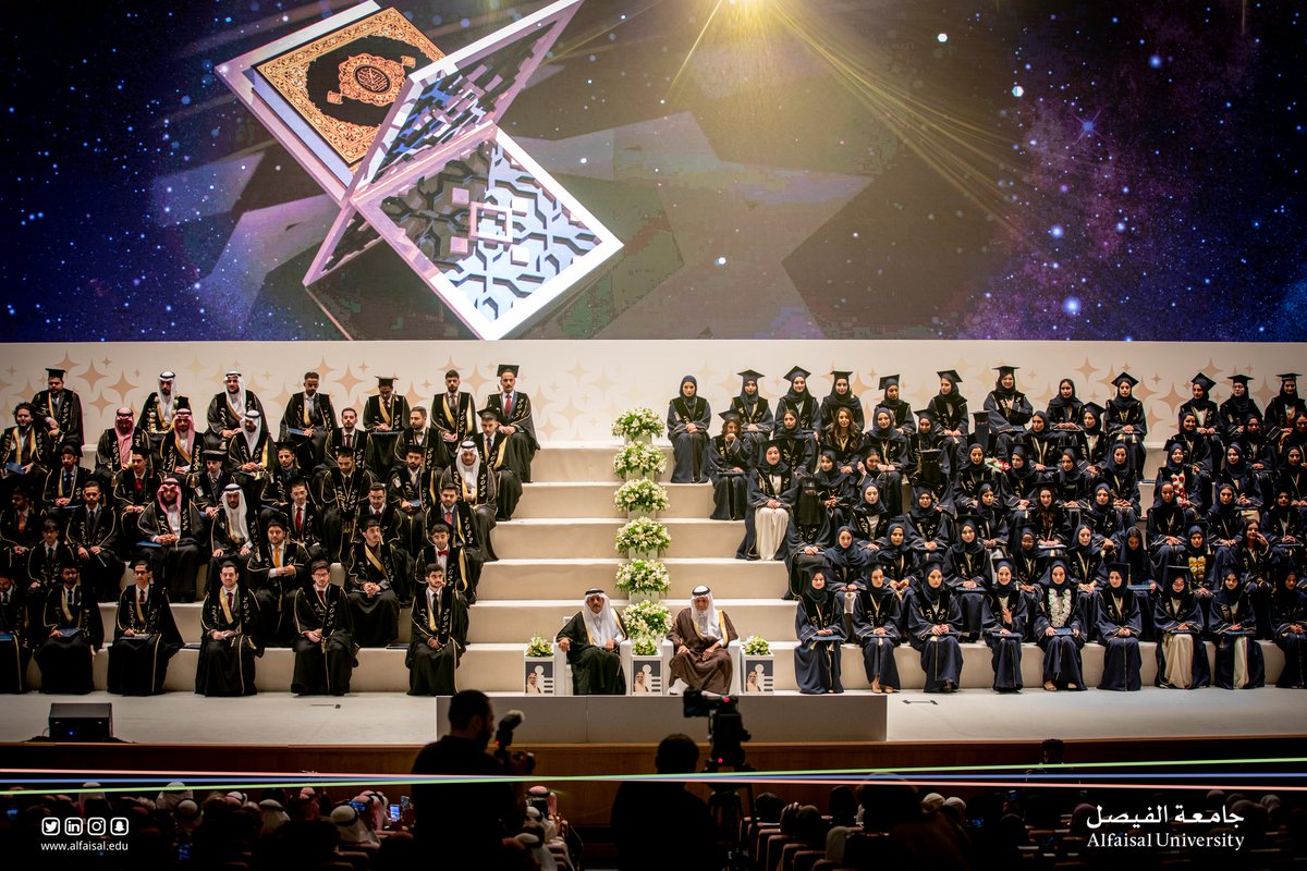 برعاية صاحب السمو الملكي الأمير تركي الفيصل تحتفل #جامعة_الفيصل هذا المساء بخريجي وخريجات كليتي الطب والصيدلة ، وكذلك الحاصلين على درجة الماجستير في التخصصات الصحية ، مبروك للخريجين