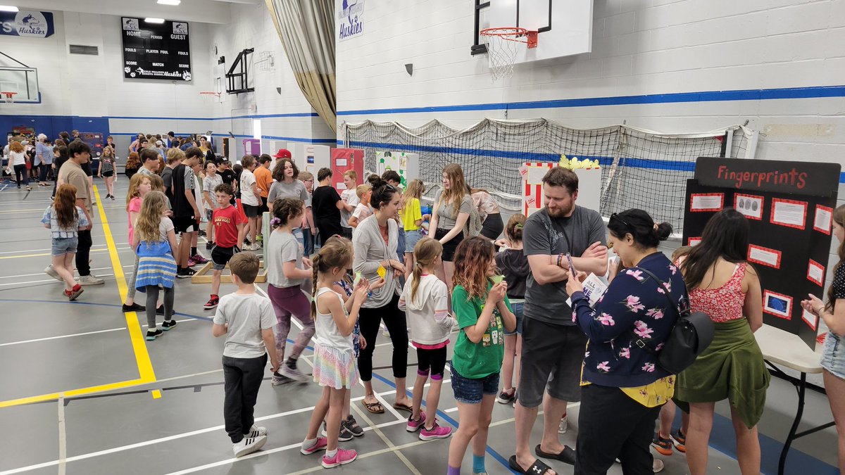 amgallagher67's tweet photo. @palliserheights @PrairieSouth ... It took us some time to research, build, and practice - but we FINALLY made it to the 'present' stage! Our Grade 8 Science Fair has a REAL buzz to it! SUPER-proud of all our students! https://t.co/EKrh0j0JMb
