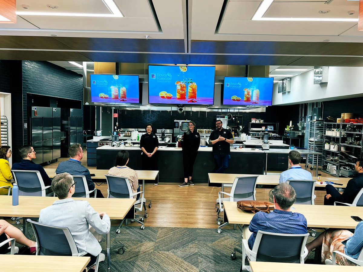 Wow! What a great <a href="/WTCInstitute/">World Trade Center Institute</a> #EDGE session on #GlobalMarketing featuring two amazing leaders <a href="/StanleyBlkDeckr/">Stanley Black & Decker</a> President of Hand &amp; Power 🧰 🛠 <a href="/GomezTabata/">Tabata Gomez</a> &amp; <a href="/McCormickCorp/">McCormick Corporate</a> SVP of 🌎 Creative &amp; Digital Transformation <a href="/AliaKemet/">Alia Kemet</a> #GlobalBusiness #connectgloballyprosperlocally