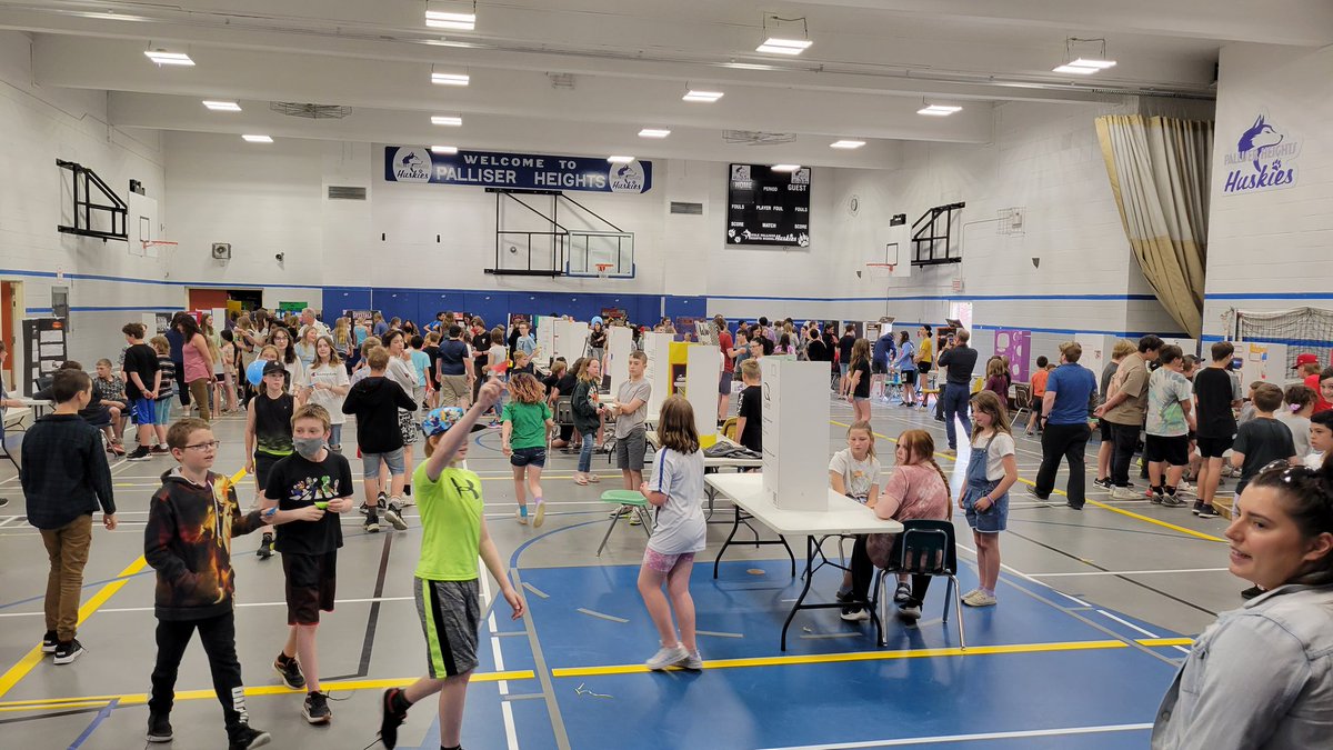 amgallagher67's tweet photo. @palliserheights @PrairieSouth ... It took us some time to research, build, and practice - but we FINALLY made it to the 'present' stage! Our Grade 8 Science Fair has a REAL buzz to it! SUPER-proud of all our students! https://t.co/EKrh0j0JMb
