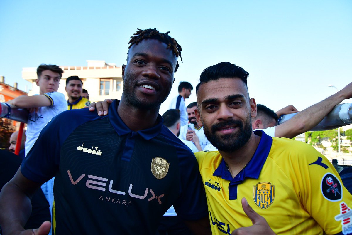 Gboly Ariyibi tweet media
