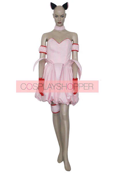it's kind of neat getting to see the 20 year cycle on premade tokyo mew mew cosplays and how that industry has developed over the 21st century…anyway like my status if the girl on the left is just as beautiful as the girl on the right :/ 