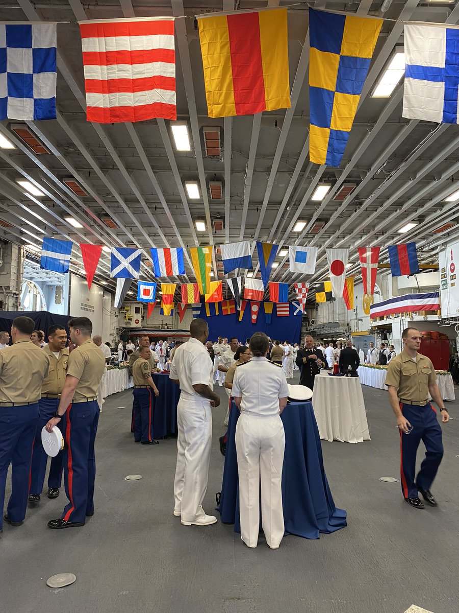 nycveterans's tweet photo. 2/2
To the men & women who have come to #NYC this week:
We are here to learn from you. We are here to celebrate you. Enjoy the greatest City in the world.
#FleetWeekNYC #FleetWeekNY #FleetWeek https://t.co/QLjQ6o2qXZ