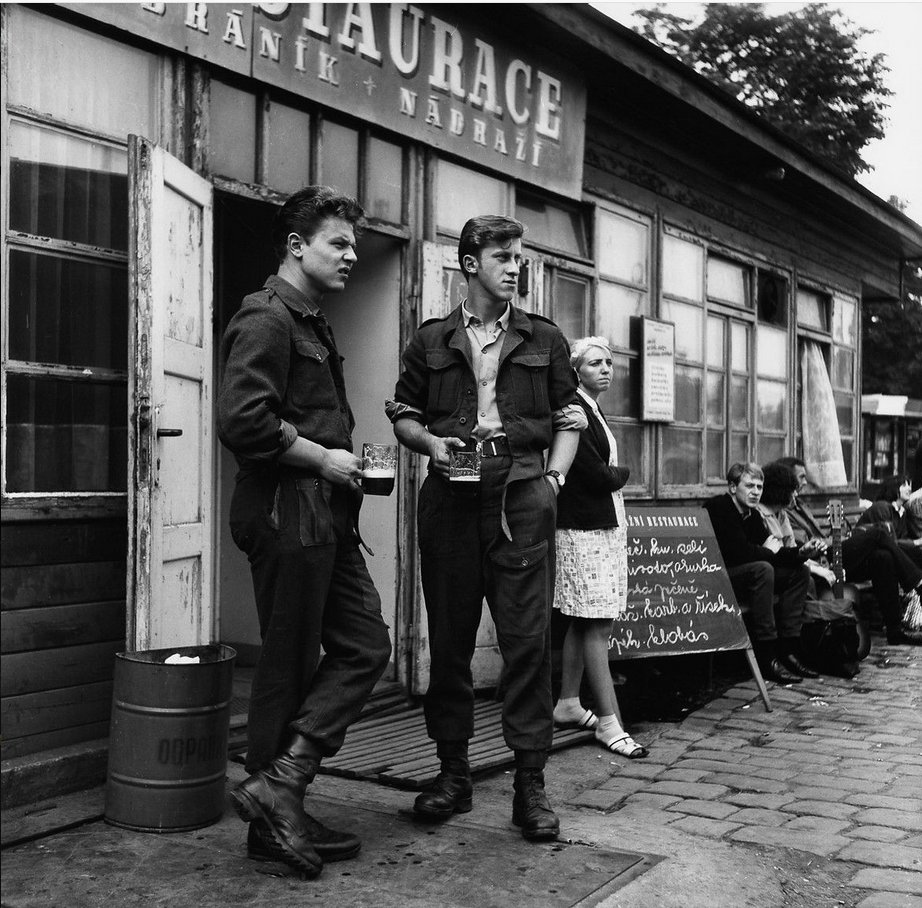 Prazskepribehy's tweet photo. Branická nádražka, šedesáté roky. Fotograf Miloslav Kubeš (1927 - 2008) https://t.co/XAWhJUxB5S