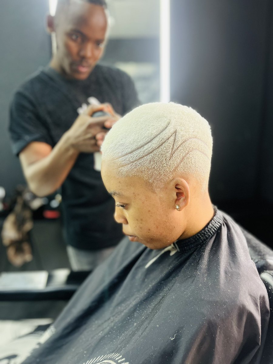 famousbarberSA's tweet photo. Art of excellency... You will know when is the Famous Barber..... Is a rare moment with us.. Visit your nearest Branch for the Exclusive Famous experience https://t.co/Ar0zh6M7lC