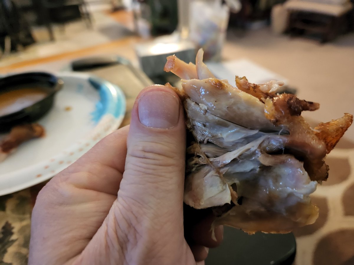 JohnLukeNYC's tweet photo. Legs &amp; Thighs From @bostonmarket #TINY #DRIEDOUT #OVERCOOKED HORRIBLE! NO EXCUSE FOR SERVING THESE PIECES! https://t.co/Ozgm8aRGSl