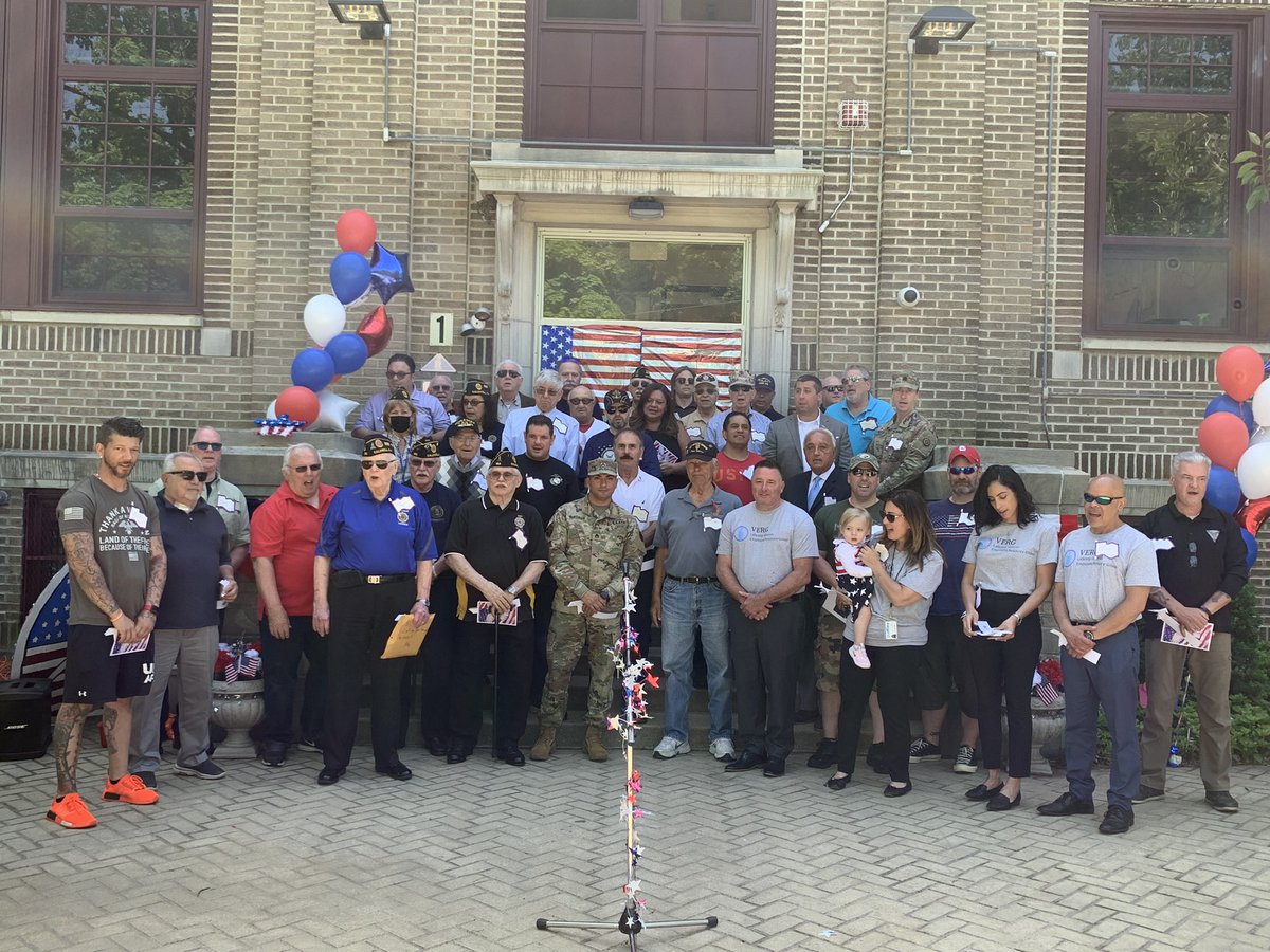 Lincoln School tweet media