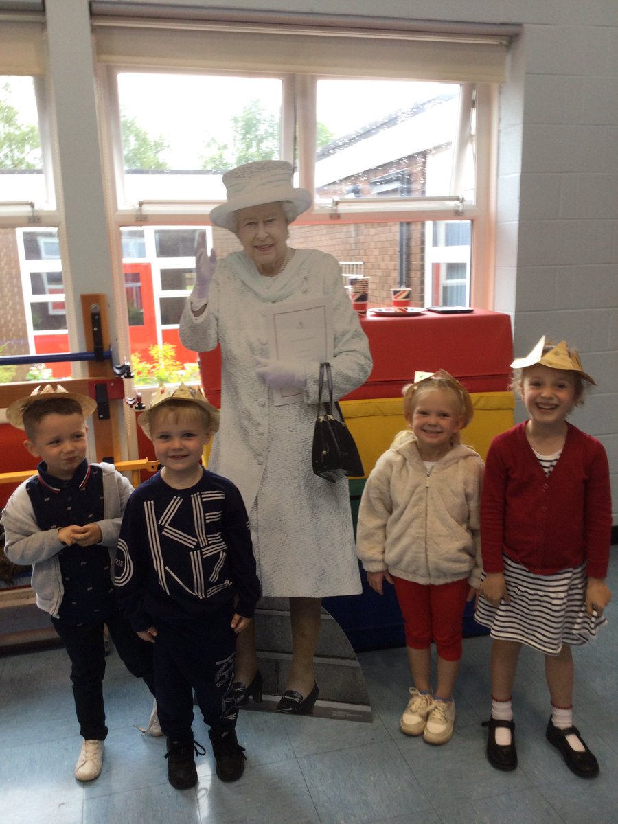 GPSOak's tweet photo. Enjoying our Jubilee celebrations even though we had to take the picnic indoors because of the weather. Thank you to everyone who pulled together to make it so memorable and to her majesty Queen Elizabeth for popping by! @Gillibrand_Sch @gillhead25 #PlatinumJubilee https://t.co/M51WufxoT9