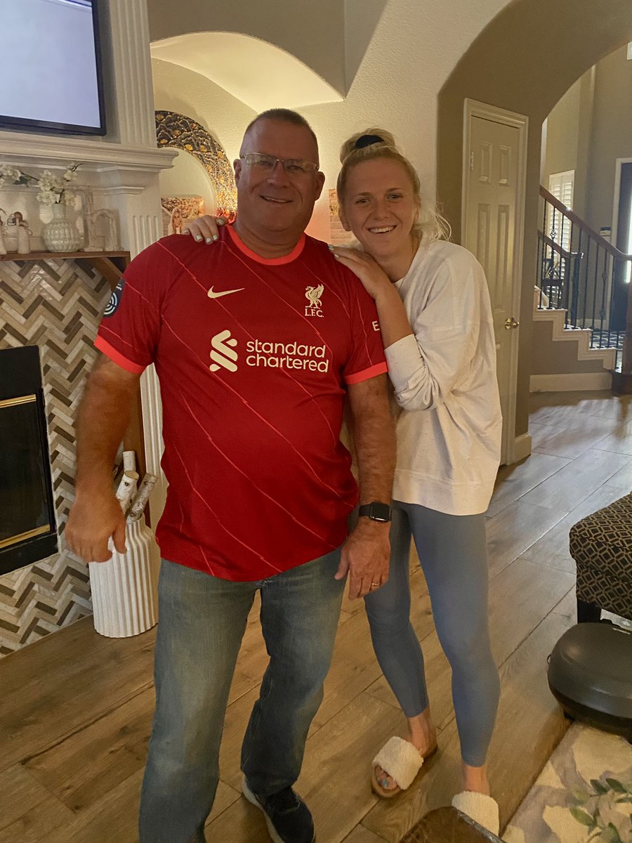 Ceriholland_11's tweet photo. this was pretty cool, supporting always all the way from Dallas 💫🇺🇸 https://t.co/E8ccuzHViZ