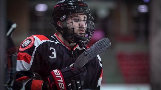 UCIceHockey's tweet photo. Next up is #3 Stephen Straffon

Hometown- Shaker Heights, OH
Previous team- Shaker Heights HS (USHS-OH)
Favorite Player- Connor McDavid 
Favorite Memory- Going to nationals
Major- Interdisciplinary Studies
Favorite sport other than hockey- Basketball https://t.co/47t56zjM3Q