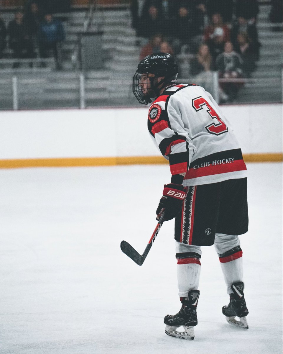 UCIceHockey's tweet photo. Next up is #3 Stephen Straffon

Hometown- Shaker Heights, OH
Previous team- Shaker Heights HS (USHS-OH)
Favorite Player- Connor McDavid 
Favorite Memory- Going to nationals
Major- Interdisciplinary Studies
Favorite sport other than hockey- Basketball https://t.co/47t56zjM3Q