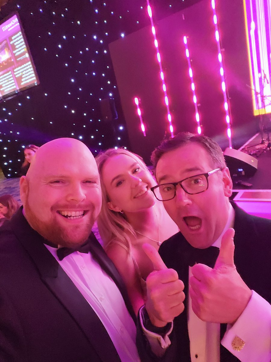 jhbmfb's tweet photo. Data, Marketing &amp; PR a force to be reckoned with at #MSAwards22 #msa2022selfie with @MortgageStrat https://t.co/yl1Dewjx8S