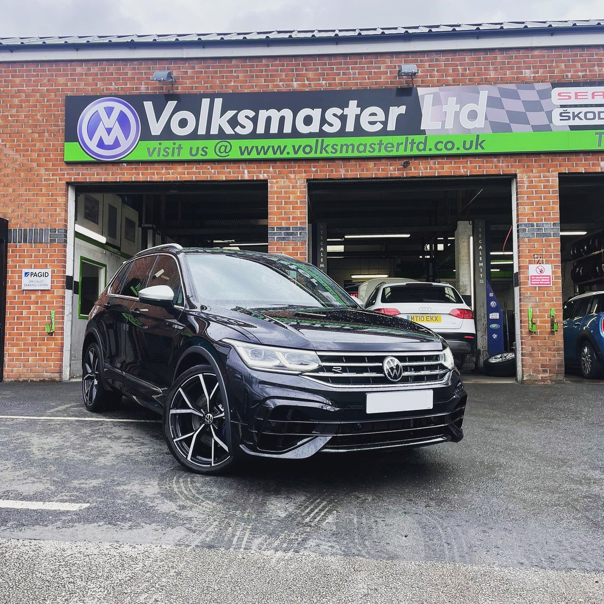 VolksmasterLtd's tweet photo. Who’s ready for this new level ? 

We’re gonna start taking the piss 🤦‍♂️

#WhosDoingItBetter? 
#ConfidenceInQuality

https://t.co/b8URNYW7hX

#Volkswagen #Audi #Seat #Skoda #Vag #VwSpecialist #Bmw #Mini  #Mercedes #Manchester #Bury #Oldham #carlovers #vagspecialist #vwuk #vagcars https://t.co/bsnnJ0ODaU