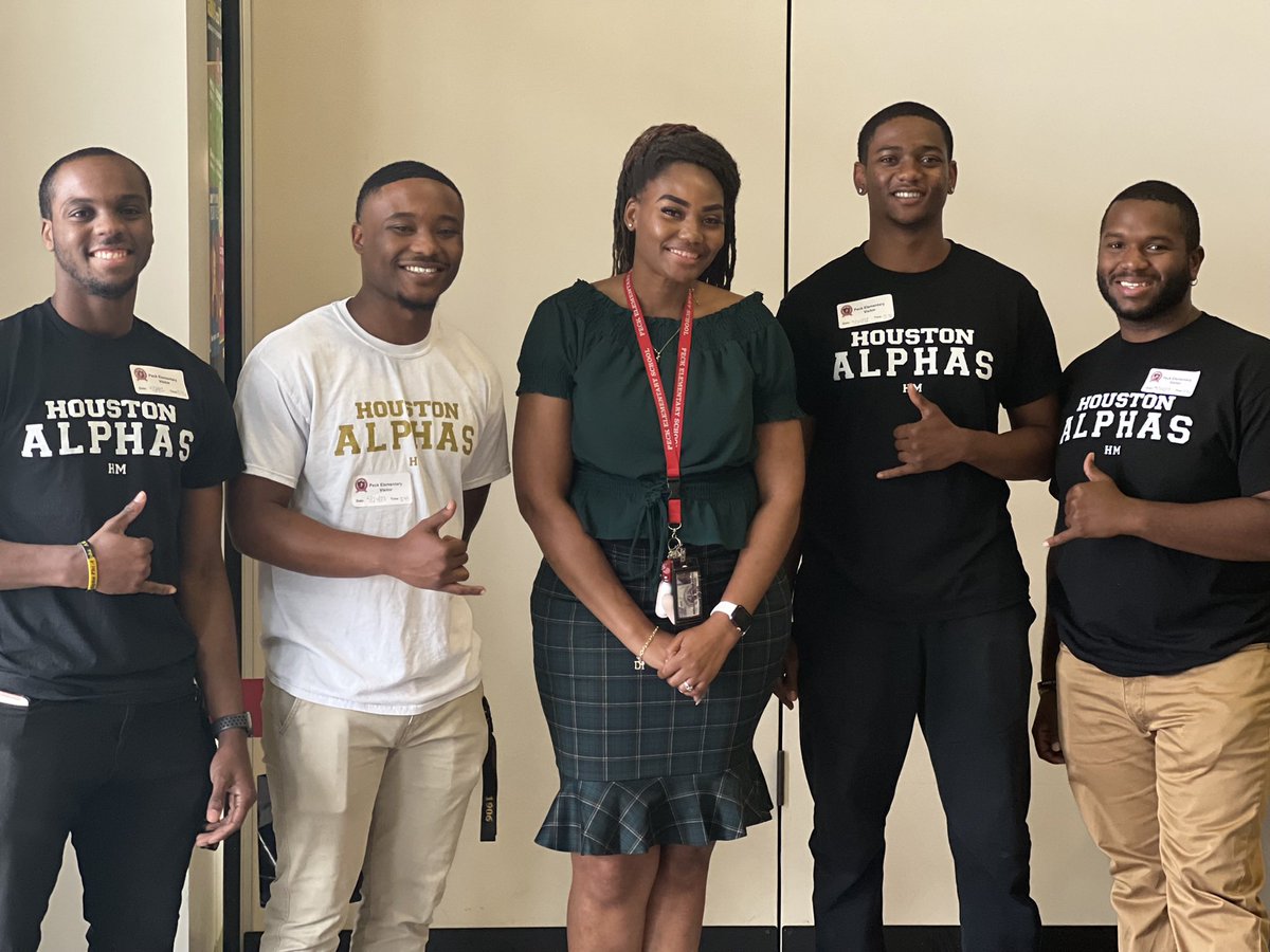 HoustonAlphas's tweet photo. We’d like to thank Peck Elementary for allowing us to make an impact on their children. We spent the day playing fun activities and we gave them tips on effectively navigating through obstacles they will face in life. 🤙🏾🤙🏿  #ServantsOfAll https://t.co/Z0Ecevdbgy