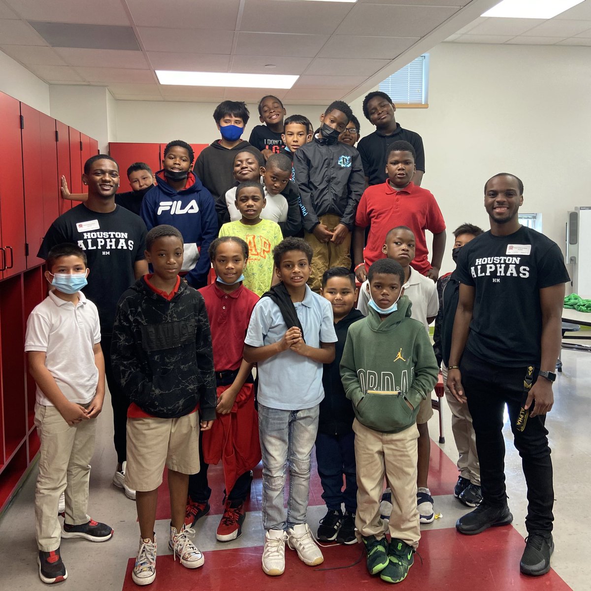 HoustonAlphas's tweet photo. We’d like to thank Peck Elementary for allowing us to make an impact on their children. We spent the day playing fun activities and we gave them tips on effectively navigating through obstacles they will face in life. 🤙🏾🤙🏿  #ServantsOfAll https://t.co/Z0Ecevdbgy