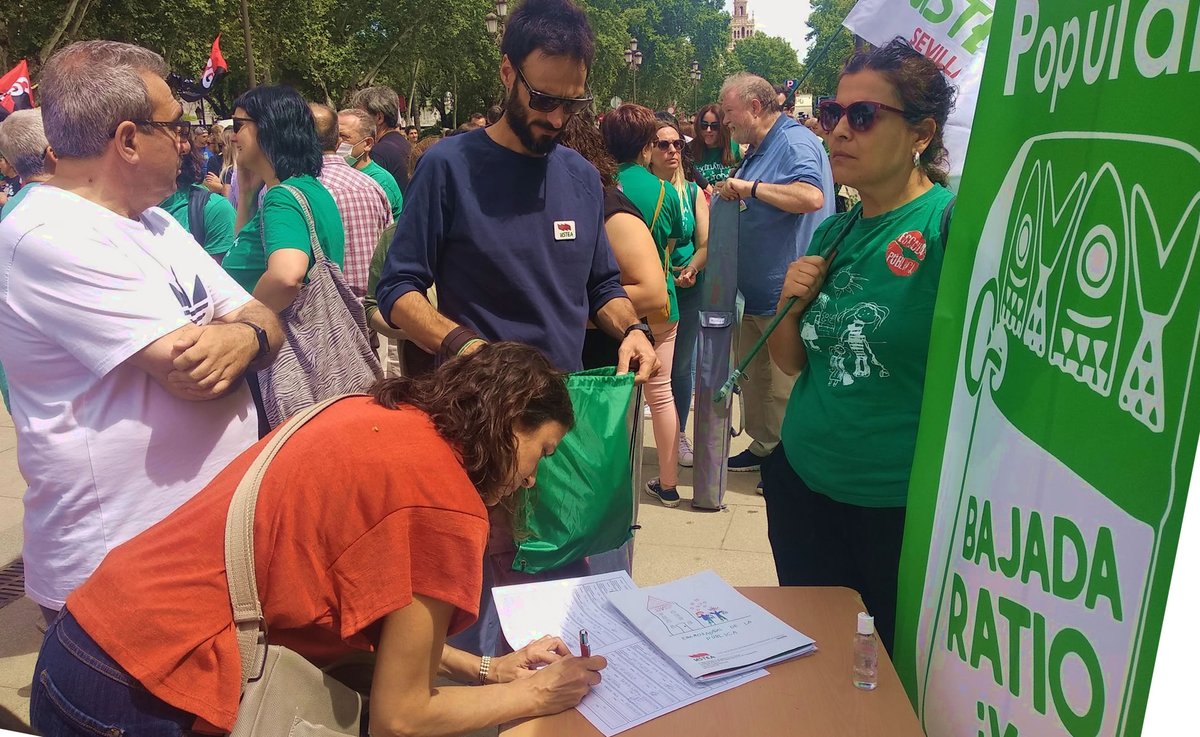 ILPABajadaRatio's tweet photo. 💚Mesas hoy para la #ILPBajadaDeRatioYaXLey
✅ en la caseta del @pcacordoba en la #FeriaCórdoba
✅ en la concentración por la #EstabilidadInterina de #Sevilla, con @usteaeducacion y @fasecgt
✅ en #Huelma (#Jaén) y #Benalúa (#Granada)
➡️ Toda la info: https://t.co/jwftjSt3Po https://t.co/ixPWBGcDMP