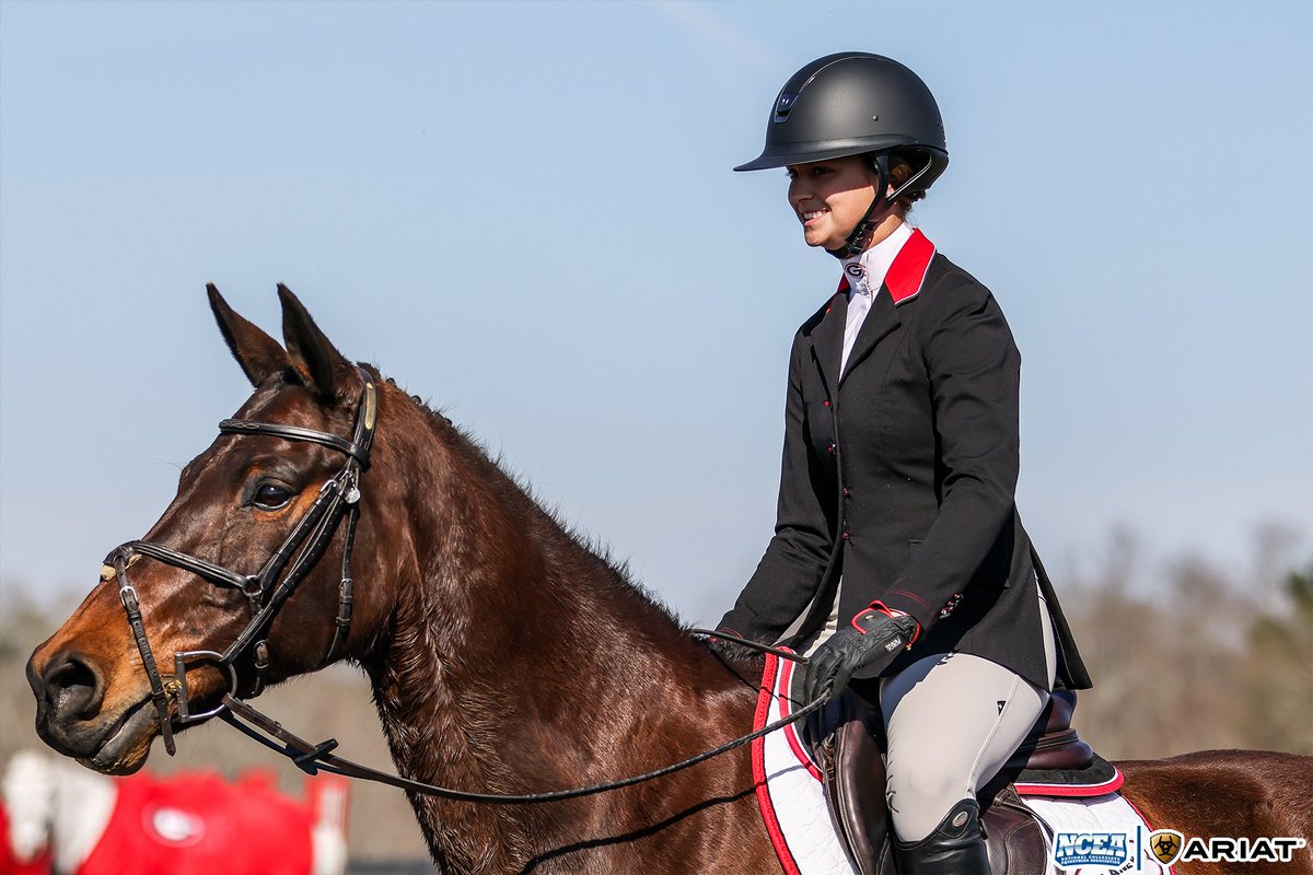 We want to once again recognize the 2022 All-Americans.

 🏆 Ariat All-America
▶️ Flat Second Team

🐴Lilly Bove - 2-3, 1 MOP
🐴Sierra Gundersen - 7-1
🐴Trinity Hammerschmidt - 9-3, 3 MOPs
🐴Emma Kurtz - 9-4-1, 3 MOPs
🐴Sophia Pilla - 9-5, 3 MOPs
 
#NCAAEquestrian