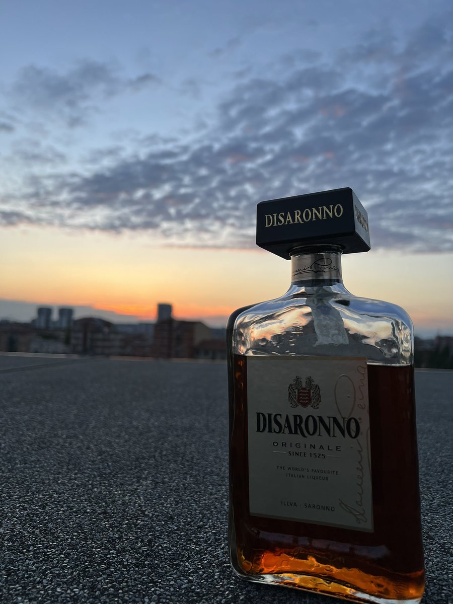DenverButDiff's tweet photo. Enjoying sunset and this https://t.co/Yawn4VNUED