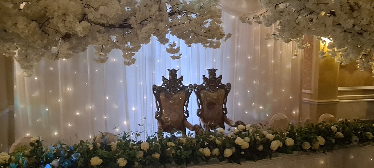 IceandLights's tweet photo. Top table decor https://t.co/MrW8E2KQRN https://t.co/Qk5aYwo5gM