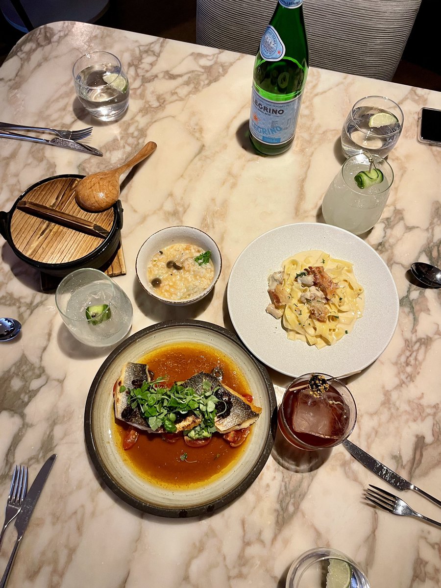 BerkeleySqB's tweet photo. Great catching up 😃 with @lannietravels over dinner tonight at Mayfair Kitchen @thekitchens_uk in the Mayfair Hotel @TheMayFairHotel (E) #mayfairkitchen #mayfairhotel @Grosvenor_LDN #mayfair #londonrestaurants #dinnerwithfriends https://t.co/1vOsZPiaZO