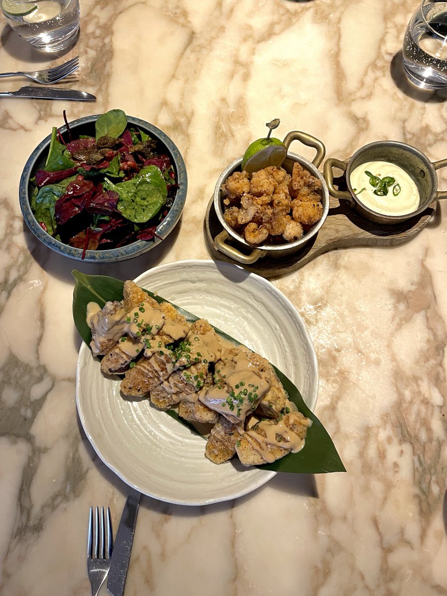 BerkeleySqB's tweet photo. Great catching up 😃 with @lannietravels over dinner tonight at Mayfair Kitchen @thekitchens_uk in the Mayfair Hotel @TheMayFairHotel (E) #mayfairkitchen #mayfairhotel @Grosvenor_LDN #mayfair #londonrestaurants #dinnerwithfriends https://t.co/1vOsZPiaZO