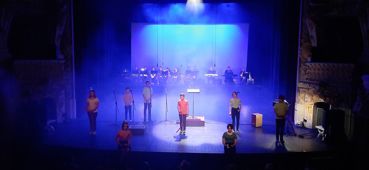 CollegeWatten's tweet photo. 'Fondamental" ce soir au grand théâtre de @CalaisOfficiel .Bravo à nos choristes et à leurs enseignants... @AcLille @dsden59Polepeda @departement59 @MarieCieters @Patrick_Valois @VilleWatten https://t.co/MQr0V06vVk