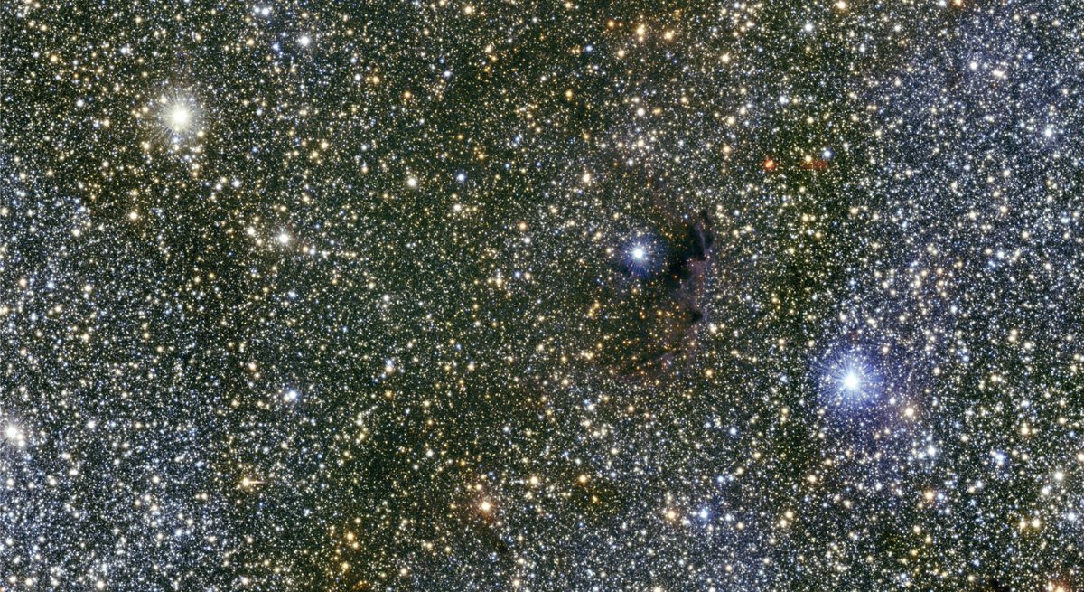 stshank's tweet photo. This is an amazing 9 gigapixel zoomable mosaic of the center of our galaxy. Think of how many stars and planets are on your screen. Dive in, pan around, and get lost in space. https://t.co/oEGabmkSJA

(details: https://t.co/I11YKNMlle) https://t.co/0IOOxqWoMz