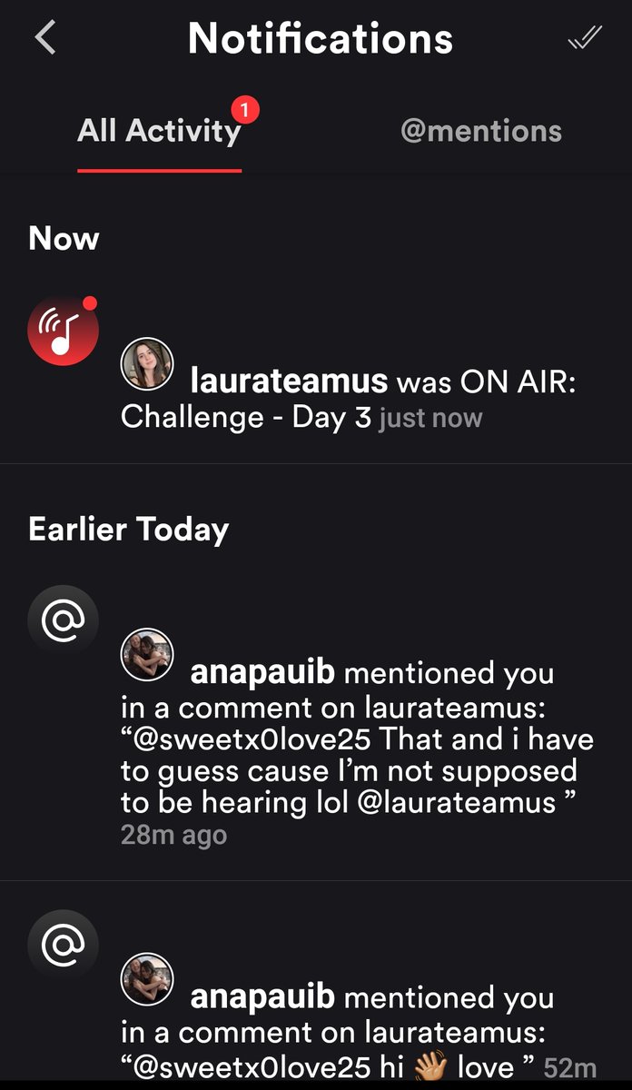 sweetx0love25's tweet photo. #breakupsongchallenge day 3 of streaming party @LauraTeamUs 🎧❤ https://t.co/jzDFajXfC5