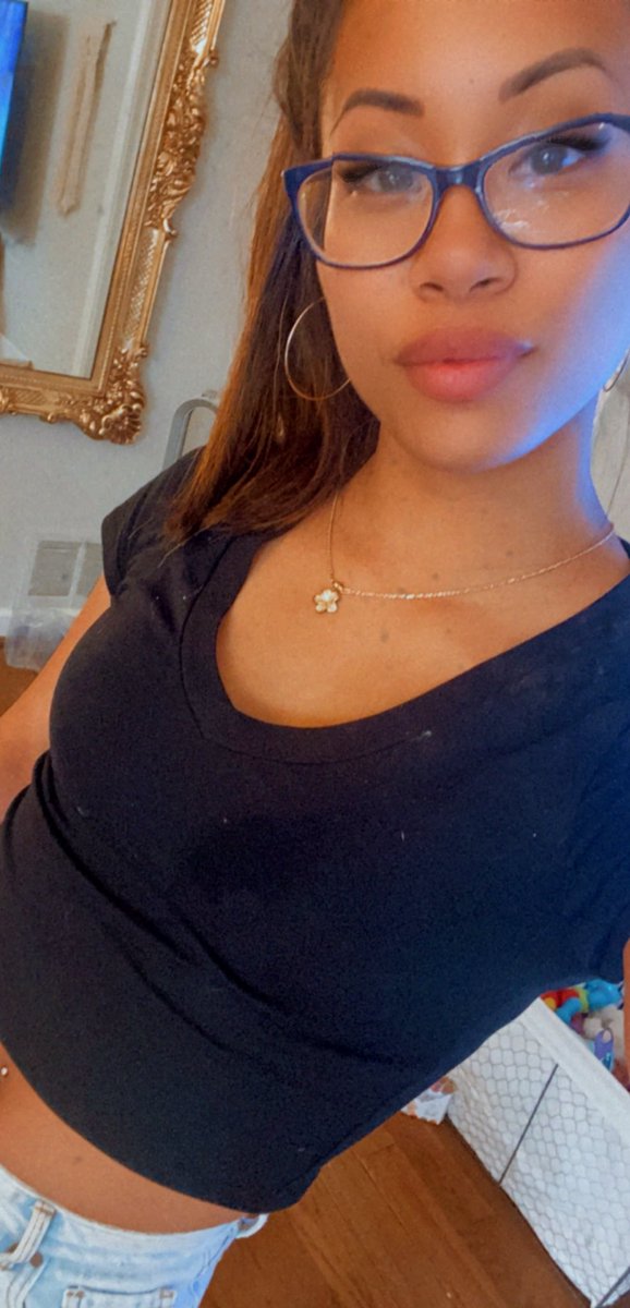 maliamorris5's tweet photo. Being a mom means…. #neverclean #dribble #crumbs #stains  embrace it while you can !!! #womeninweb3 #WomenInNFTs #nfts https://t.co/0bmZ2irP4y