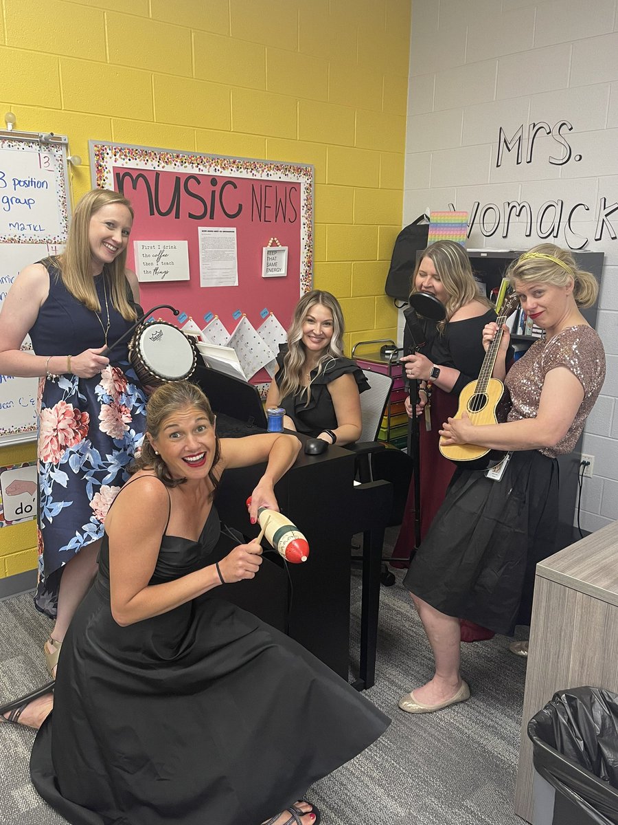 The_Mrs_Womack's tweet photo. Awards day at Plainview was a smashing success, in huge part to my amazing teammates! I love working with these humans! @CaraBrown1984 @otterpotter5 @BrittanyRSmith4 @MsBetsyLyons  #otterlyawesome #excellenceisinplainview https://t.co/xIX5sECsbK