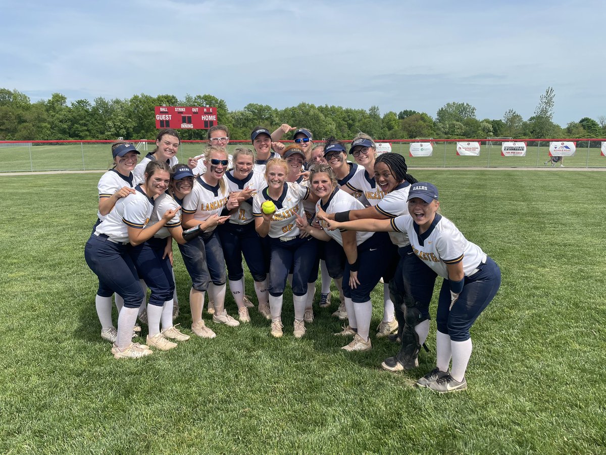 lanc_softball's tweet photo. Gales win 1-0 with a walk off 💣 by @reeseposton_ .  Defense was on🔥 today.  We are headed back to Centerburg Friday for the Regional Final against @SoftballWatkins . https://t.co/bcfvBH9yOX