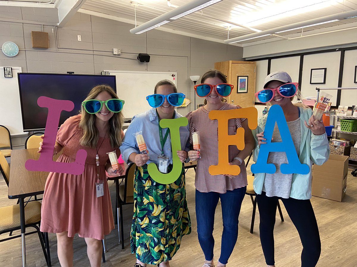 SorforMore's tweet photo. Loved celebrating the @HH_Dragons staff today! Congrats on a great year of learning and transforming literacy practices! #literacyandjusticeforall wouldn’t be possible without y’all! ❤️🎉 @CoxCampus https://t.co/Ze5nmqnV7a