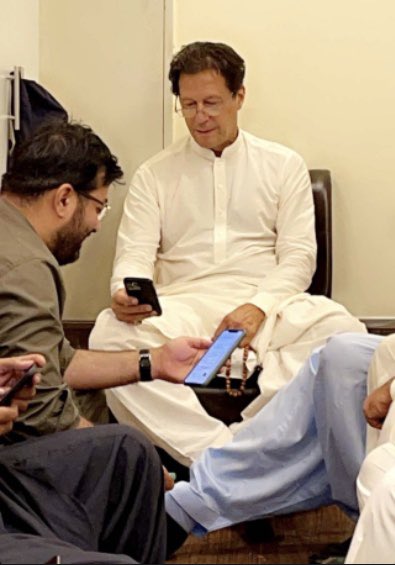 TabdeeliTvOffic's tweet photo. عمران خان کنٹینر میں موجود 
#AzaadiMarch https://t.co/uCork7Sg6V