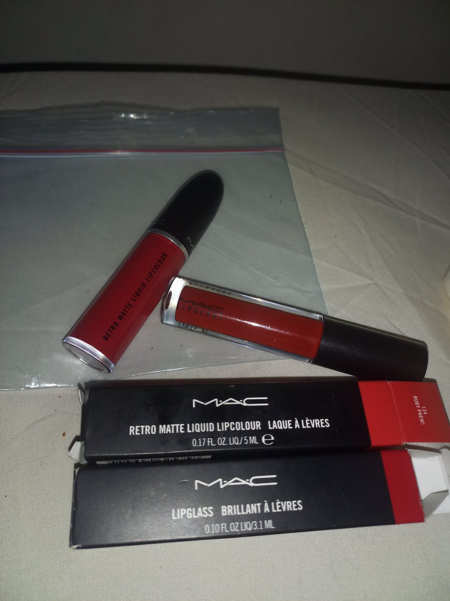 ikanji08's tweet photo. I fancy a RED lipstick... #RubyWoo and #RubyPhew  ❤ https://t.co/UqgXaYwbqs