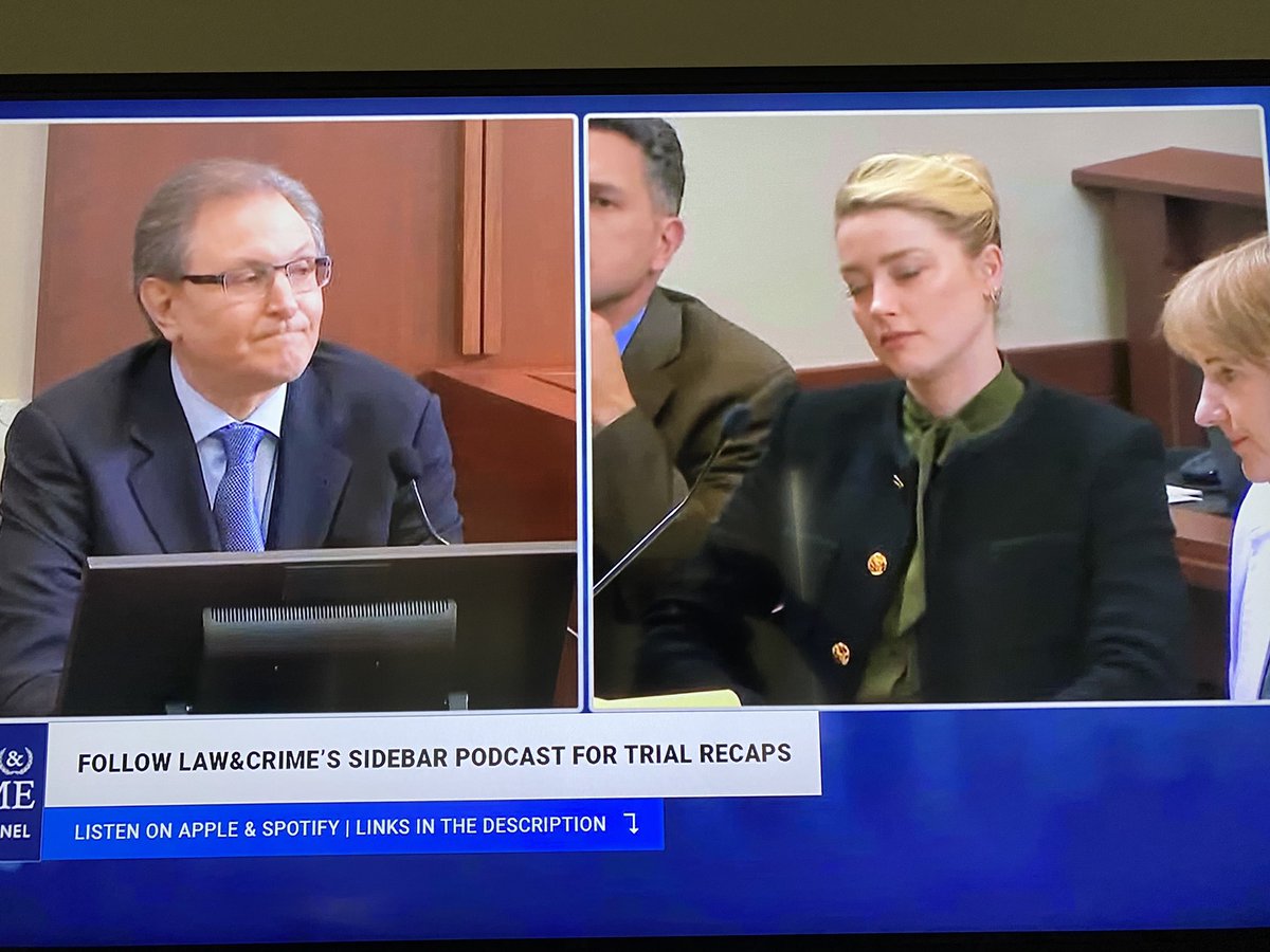 milli0nairedare's tweet photo. The moment you know when you are screwed. I knew those pictures looked like there were in the same position. How do you turn on a light and pose in the EXACT same way after moving to turn on a light? #AmberHeardlsALiar #JohnnyDeppVsAmberHeard #JohnnyDeppAmberHeard https://t.co/7H9Sl65CjT