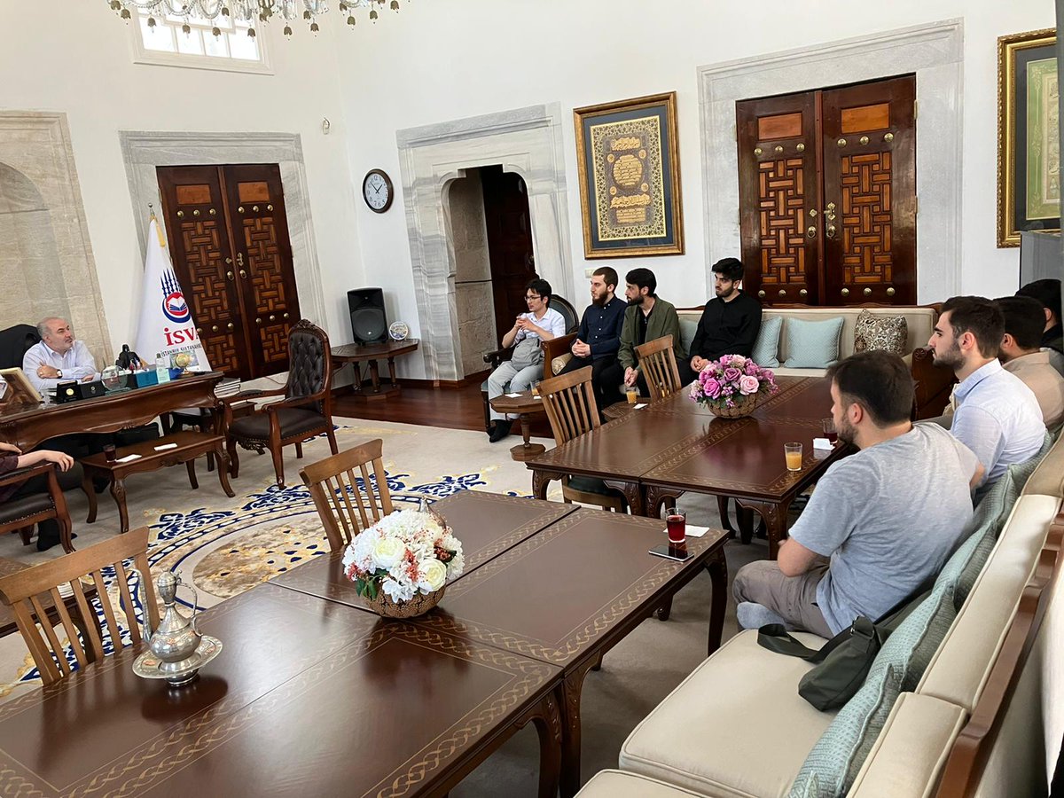 idikfsmvu's tweet photo. Bugün İstanbul Sultanahmet Vakfı bünyesinde bulunan Îkân Aklî İlimler Medresesi'ne ziyarette bulunarak yürütülen programlar hakkında bilgi aldık. Ayrıca vakıf başkanı kıymetli hocamız İsmail Hakkı Tavman'ı da ziyaret ederek sohbet ve nasihatlerinden istifade ettik. https://t.co/zA8WcCLXMc