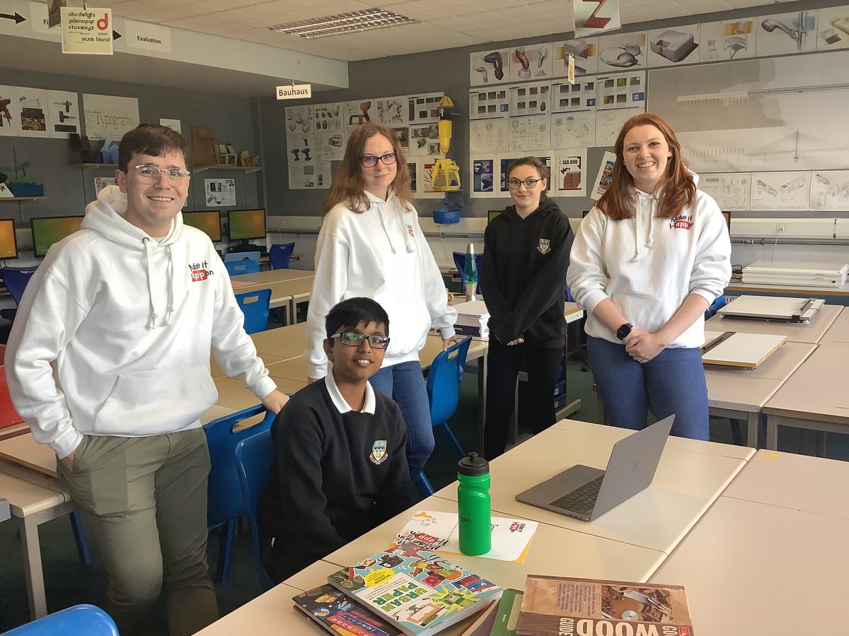 Our Dragons Den winners, as part of #curriewwow22, working with @makeith_app_en to bring their well-being apps to life. Well done to our young entrepreneurs #youngworkforce <a href="/ScotEntSchools/">Scotland's Enterprising Schools</a>