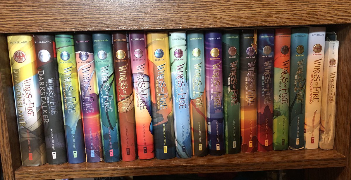 Libraryofcharac's tweet photo. GUYS!!!
I bought a hardcover Wings of Fire book 1 off Amazon, so now every book in the series I own (other than the graphic novels) has a hardcover!!
(Right to left)
#wingsoffire #tuitsutherland https://t.co/JkT5I98m7r