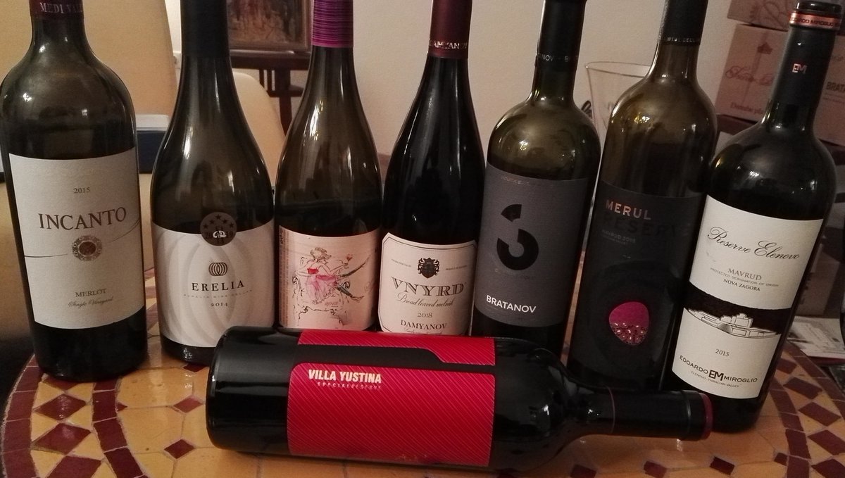Noutswijnwereld's tweet photo. A #Bulgarian red wine table....
A nice example of some red class wines from top producers in Bulgaria: #Bratanov, #Damyanov, #Ross-Idi, #VillaYustina, #EdoardoMiroglio, #Rumelia and #MediValley. It is a real pleasure to taste and drink these wines with some wine lovers! https://t.co/AZTcdsvMrM