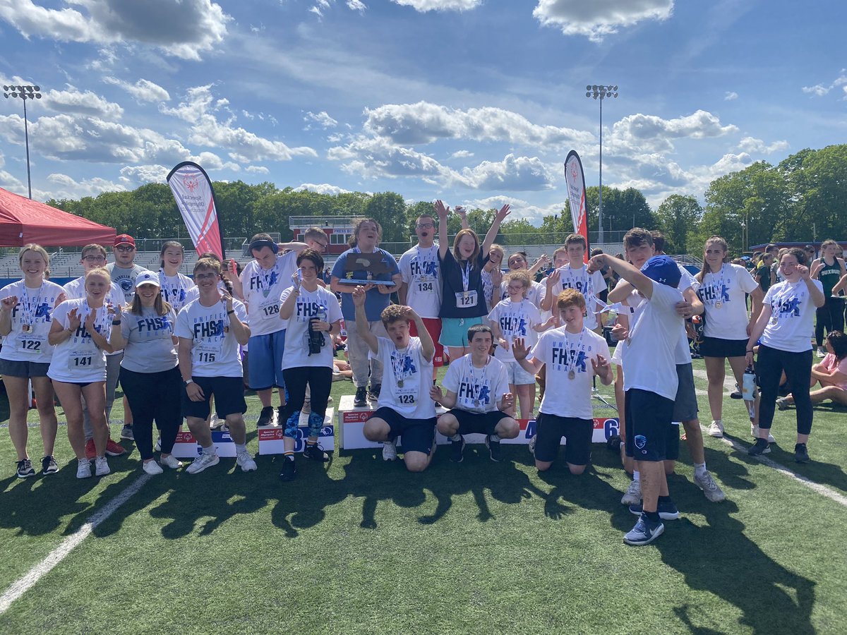 MIAA033's tweet photo. 🥇Congratulations to Seekonk HS Unified Track &amp; Field on their #MIAA @SpOlympicsMA D1 State Championship! #gameonMIAA #ChooseToInclude https://t.co/ySPNcOljSu