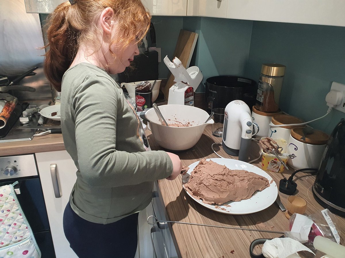 ormond_debbie's tweet photo. @UptonClass6GD @uptonclass2MF @UptonMeadows
We've baked and iced our little hearts out this evening. With a break to eat cake mix of course. https://t.co/WoPsOyFDmW