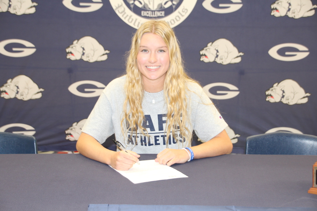 GSD_Excellence's tweet photo. Congratulations to Abby Summitt!  Abby signed today with the University of Arkansas Fort Smith to continue her career playing basketball.  🏀🏀🏀
Congratulations Abby and best wishes! https://t.co/LzvlhLY4ze