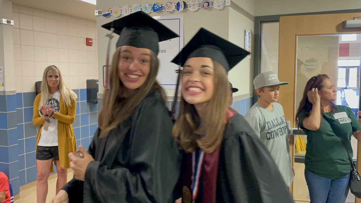stephbville's tweet photo. Once a #reaganray…all the feels as a parent & a former Reagan staff member watching this #classof2022 walk the halls of the school they opened as kinders in 2009. Special people - special place - bright futures. Love this bunch! #1LISD https://t.co/skHAOH9q9T