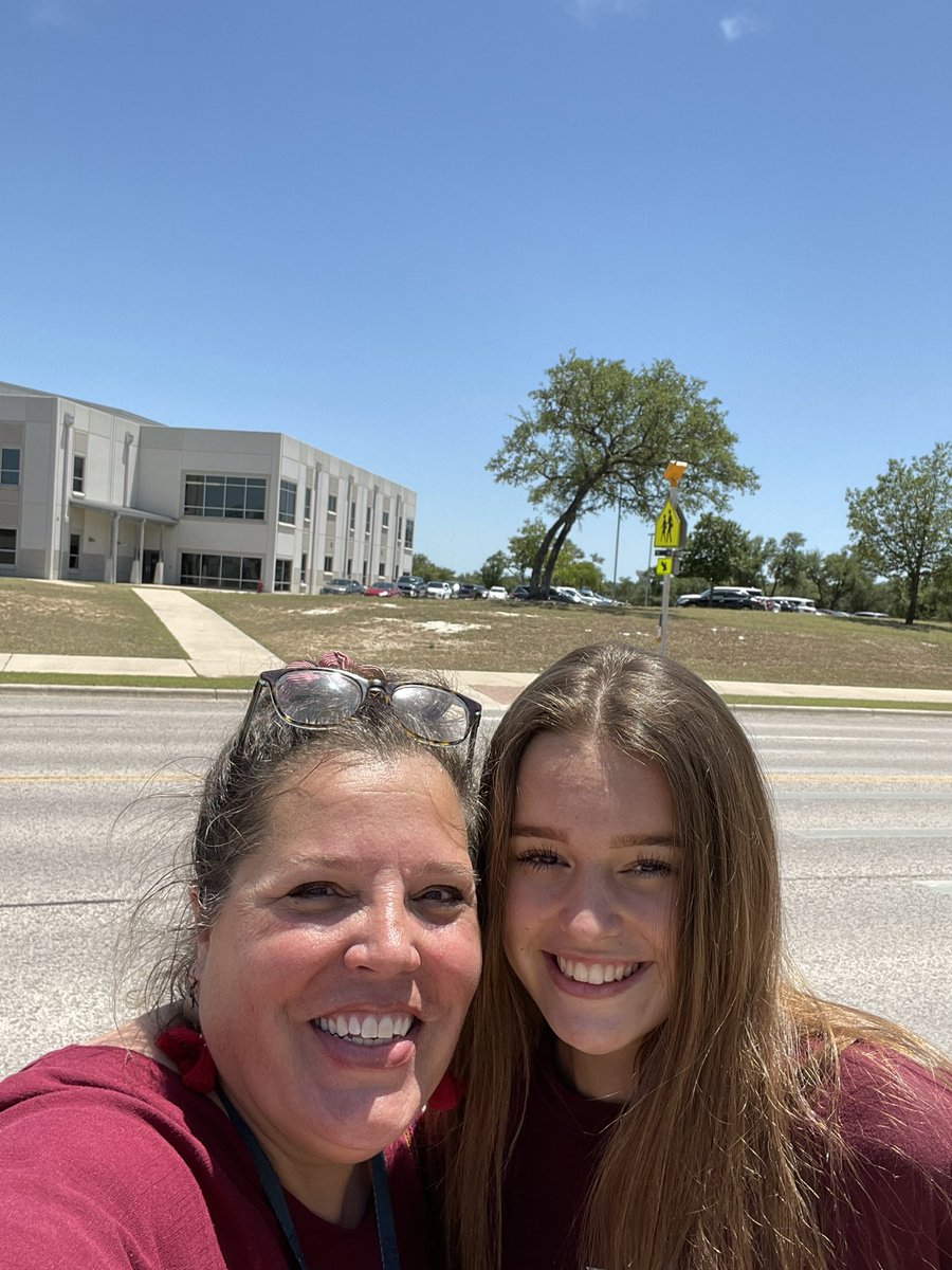 stephbville's tweet photo. Once a #reaganray…all the feels as a parent & a former Reagan staff member watching this #classof2022 walk the halls of the school they opened as kinders in 2009. Special people - special place - bright futures. Love this bunch! #1LISD https://t.co/skHAOH9q9T