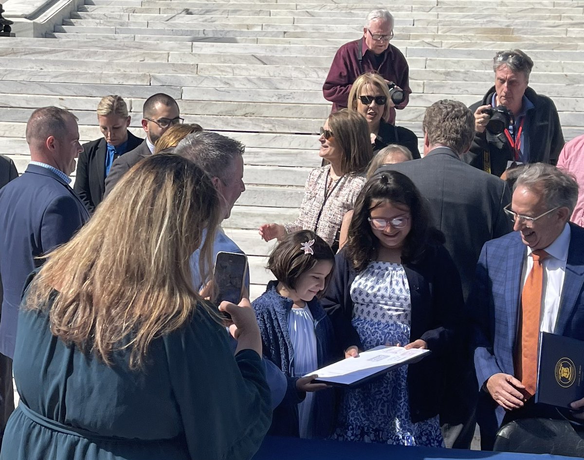 Rhode Island Senate tweet media