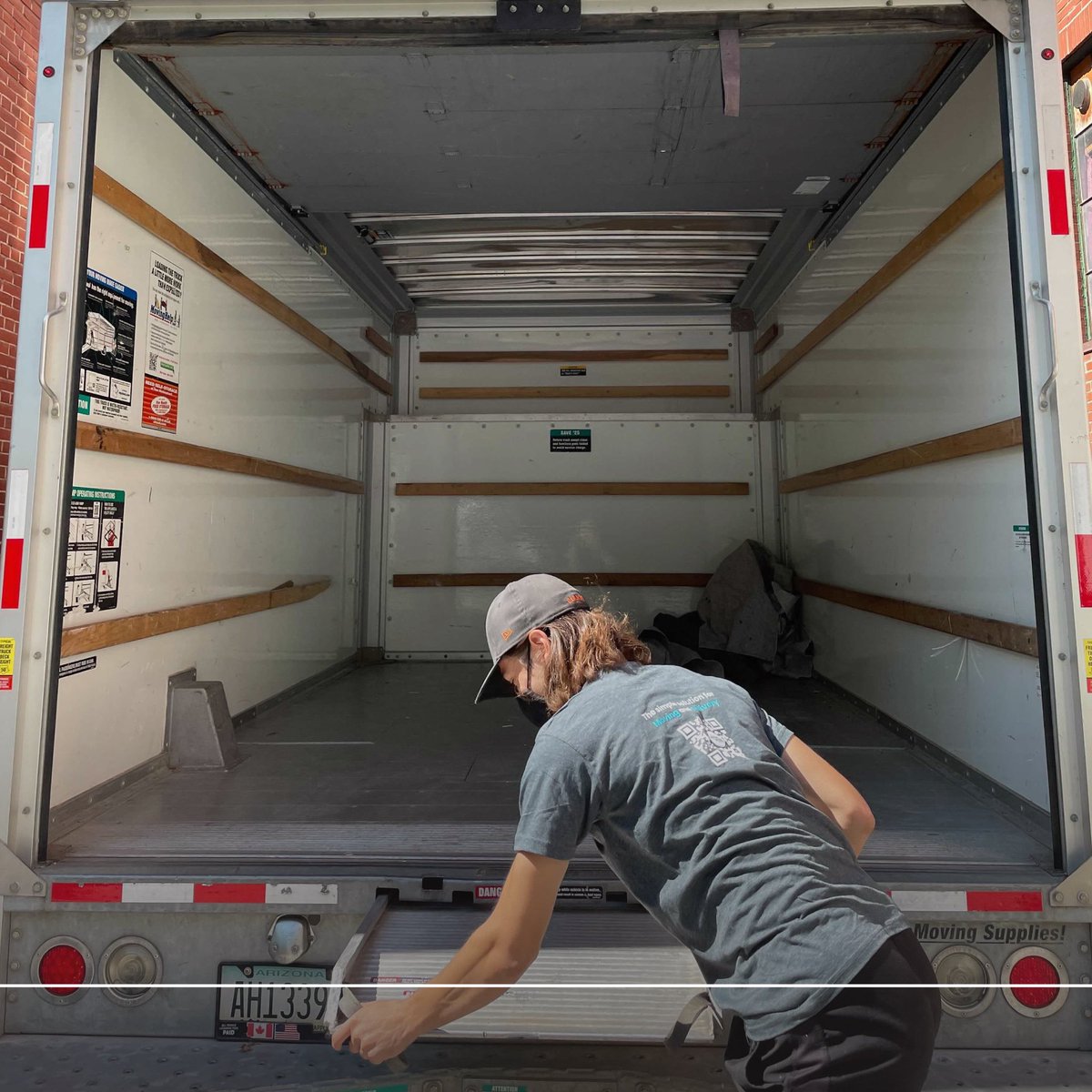 Whether you need an extra hand to finish packing or 4 hands to haul your furniture, MoveMate is here!🚚

Que ce soit pour avoir une ou 4 mains de plus pour transporter tes meubles, MoveMate est là pour toi!💪🏼

#moving #delivery #startup