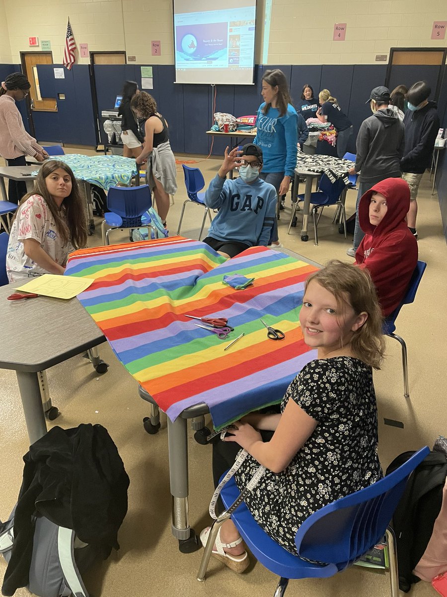 srtacocacola54's tweet photo. @D54Keller celebrated our last day with #KellerCares! It was awesome to see students #giveback before they left for summer. #TogetherAsOne #Keller #WeAre54 #LastDayofSchool https://t.co/19rw8uhdNN