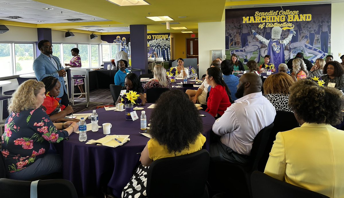 jerrianne1920's tweet photo. Pleasure attending the SC Minority Business Accelerator joint session yesterday &amp; engaging with CEOs participating in @StreetWise_MBA. Looking forward to the continued engagement with CEOs in the #SouthCarolina network. #InteriseStrong #smallbusiness #networkengagement https://t.co/QWIMFDruzE