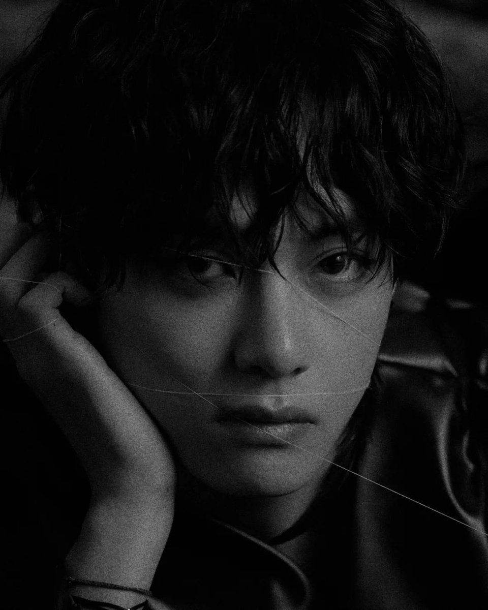 lalatae96's tweet photo. #KimTaehyung #WeAreBulletproof 
#thv #Black #BTSV https://t.co/bNsAbM0HKX