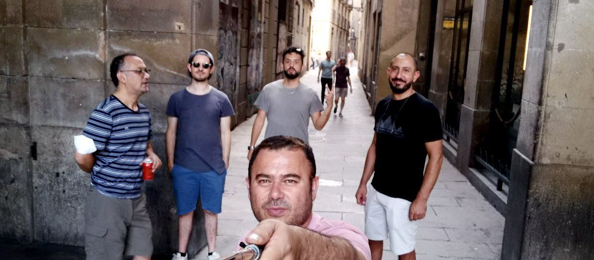 Dicen que un día hubo una gran explosión 💥 <a href="/Guardarraya_ec/">Guardarraya</a> 

#Guardarraya #HastaLaVueltaSeñor #Barcelona